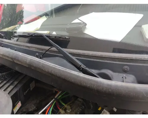 FREIGHTLINER CASCADIA 126 WINDSHIELD WIPER ARM