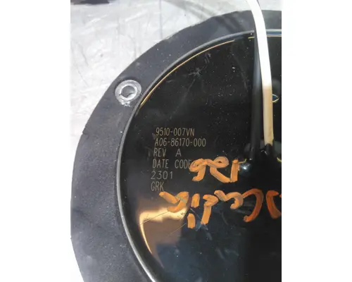 FREIGHTLINER CASCADIA 126 WORK LAMP