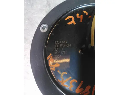 FREIGHTLINER CASCADIA 126 WORK LAMP