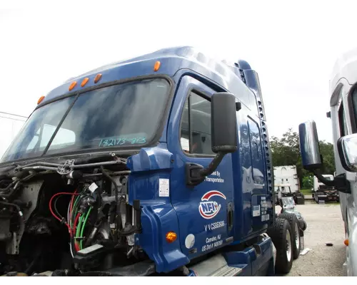 FREIGHTLINER CASCADIA 132 CAB
