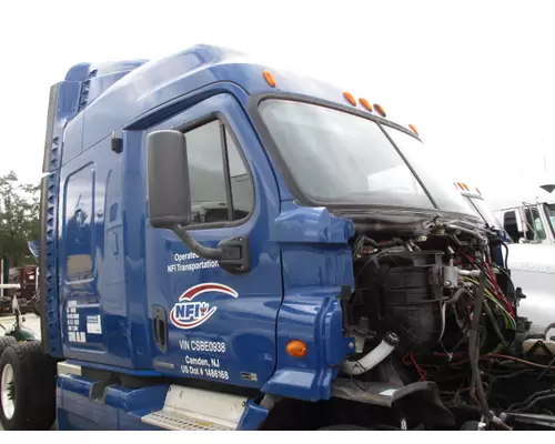 FREIGHTLINER CASCADIA 132 CAB