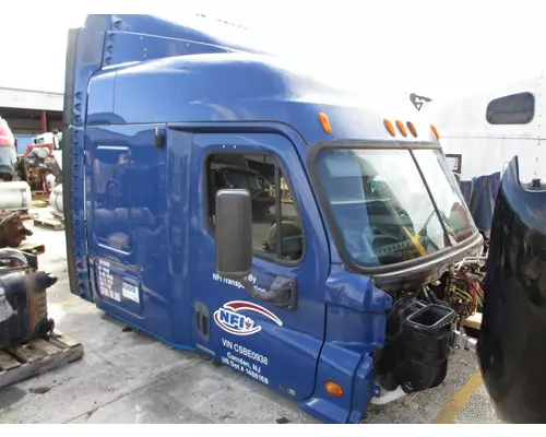 FREIGHTLINER CASCADIA 132 CAB