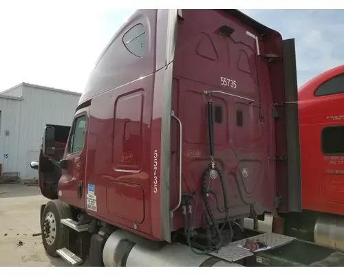 FREIGHTLINER CASCADIA 132 CAB