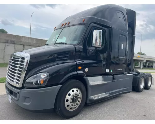 FREIGHTLINER CASCADIA 132 Complete Vehicle