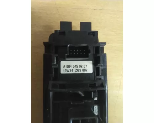 FREIGHTLINER CASCADIA 132 DOOR ELECTRICAL SWITCH