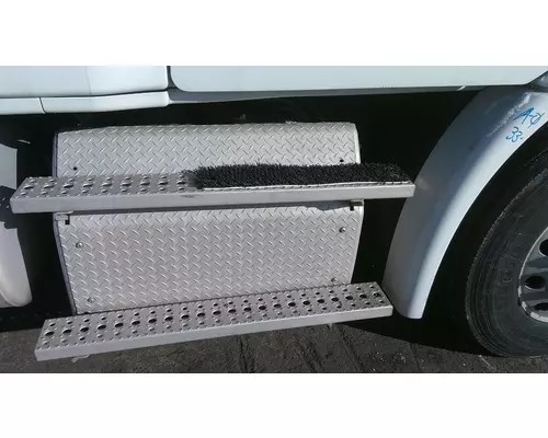 FREIGHTLINER CASCADIA 132 DPF COVER