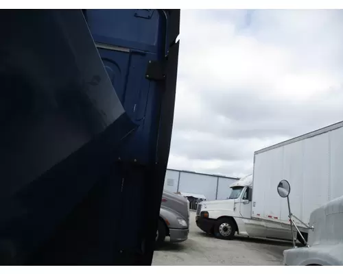 FREIGHTLINER CASCADIA 132 FAIRING, SLEEPER