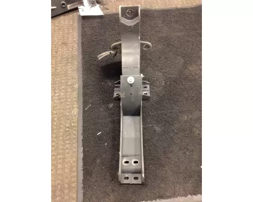 FREIGHTLINER CASCADIA 132 FENDER BRACKETMOUNT