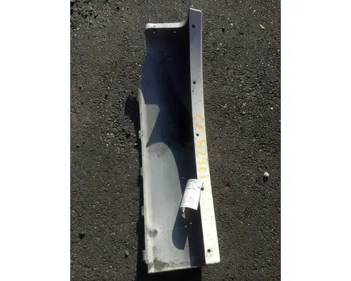 FREIGHTLINER CASCADIA 132 Fender Extension