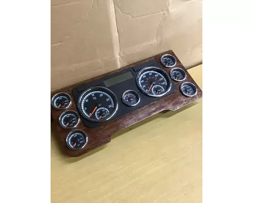 FREIGHTLINER CASCADIA 132 GAUGE CLUSTER