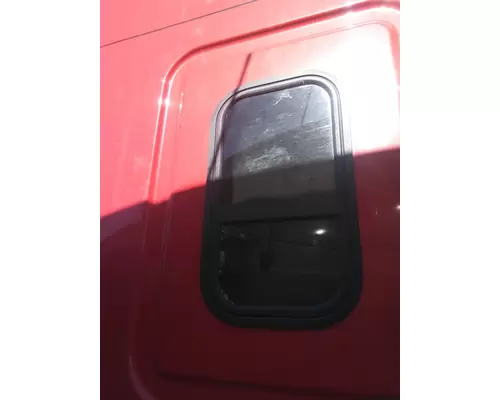 FREIGHTLINER CASCADIA 132 GLASS, SLEEPER