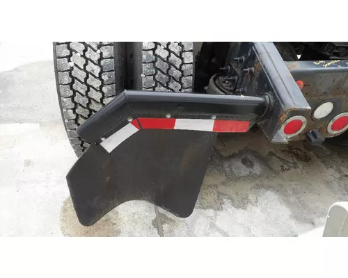 FREIGHTLINER CASCADIA 132 MUD FLAP HANGER