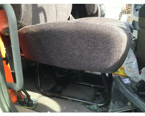 FREIGHTLINER CASCADIA 132 SEAT, FRONT