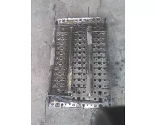 FREIGHTLINER CASCADIA 132 STEP, DECK (CATWALK)