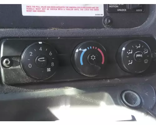 FREIGHTLINER CASCADIA 132 TEMPERATURE CONTROL