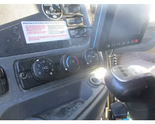 FREIGHTLINER CASCADIA 132 TEMPERATURE CONTROL