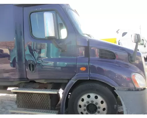 FREIGHTLINER CASCADIA 132 WHOLE TRUCK FOR RESALE