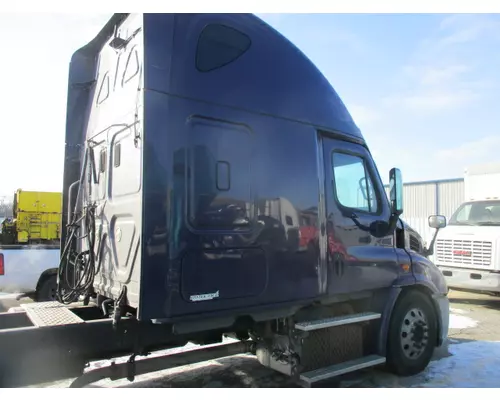 FREIGHTLINER CASCADIA 132 WHOLE TRUCK FOR RESALE