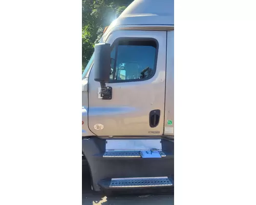 FREIGHTLINER CASCADIA 2008-2018 DOOR ASSEMBLY, FRONT