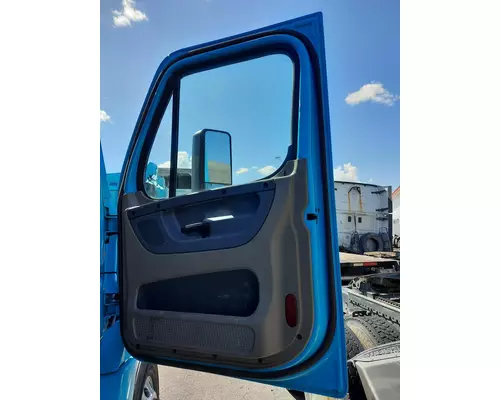 FREIGHTLINER CASCADIA 2008-2018 DOOR ASSEMBLY, FRONT
