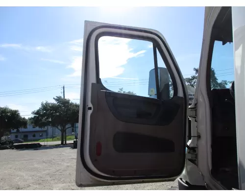 FREIGHTLINER CASCADIA 2008-2018 DOOR ASSEMBLY, FRONT