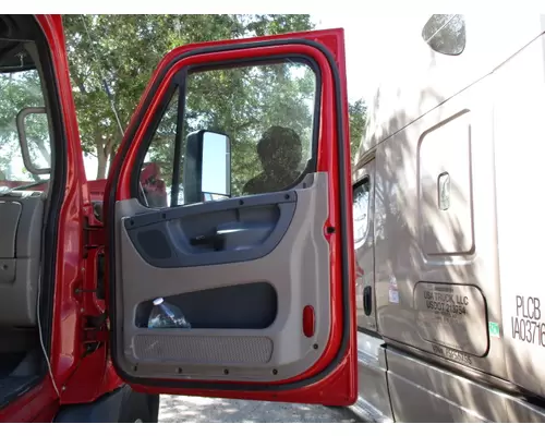 FREIGHTLINER CASCADIA 2008-2018 DOOR ASSEMBLY, FRONT