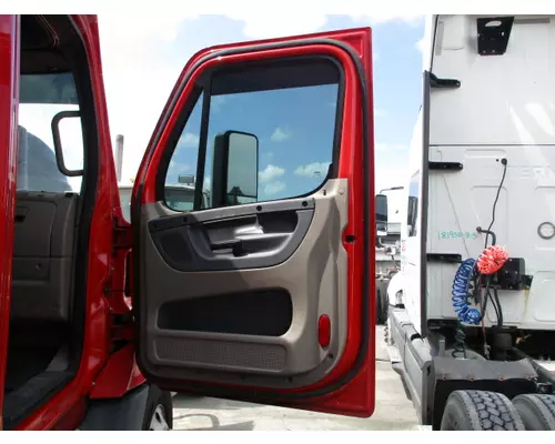 FREIGHTLINER CASCADIA 2008-2018 DOOR ASSEMBLY, FRONT
