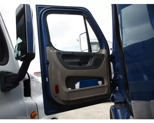 FREIGHTLINER CASCADIA 2008-2018 DOOR ASSEMBLY, FRONT