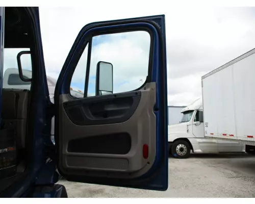FREIGHTLINER CASCADIA 2008-2018 DOOR ASSEMBLY, FRONT