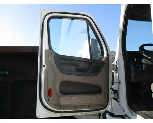 FREIGHTLINER CASCADIA 2008-2018 DOOR ASSEMBLY, FRONT