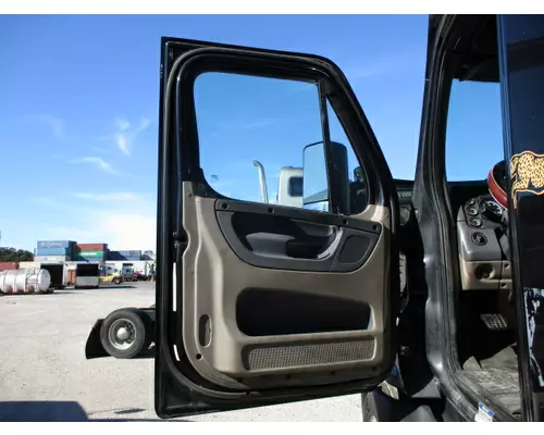 FREIGHTLINER CASCADIA 2008-2018 DOOR ASSEMBLY, FRONT