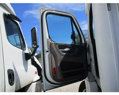 FREIGHTLINER CASCADIA 2008-2018 DOOR ASSEMBLY, FRONT