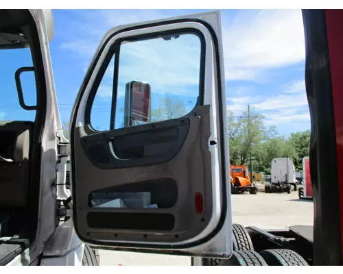 FREIGHTLINER CASCADIA 2008-2018 DOOR ASSEMBLY, FRONT