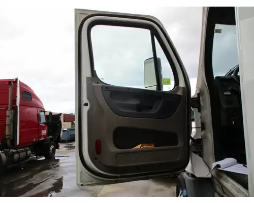 FREIGHTLINER CASCADIA 2008-2018 DOOR ASSEMBLY, FRONT