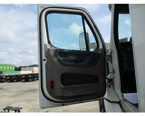 FREIGHTLINER CASCADIA 2008-2018 DOOR ASSEMBLY, FRONT