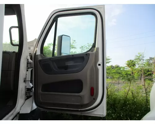 FREIGHTLINER CASCADIA 2008-2018 DOOR ASSEMBLY, FRONT