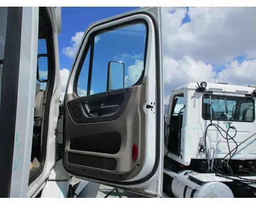 FREIGHTLINER CASCADIA 2008-2018 DOOR ASSEMBLY, FRONT