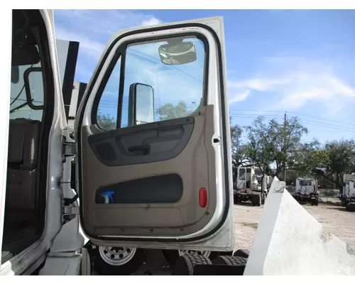 FREIGHTLINER CASCADIA 2008-2018 DOOR ASSEMBLY, FRONT