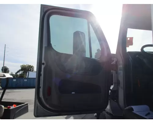 FREIGHTLINER CASCADIA 2008-2018 DOOR ASSEMBLY, FRONT