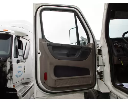 FREIGHTLINER CASCADIA 2008-2018 DOOR ASSEMBLY, FRONT
