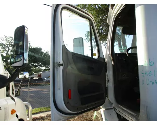 FREIGHTLINER CASCADIA 2008-2018 DOOR ASSEMBLY, FRONT