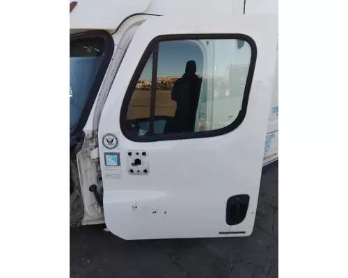 FREIGHTLINER CASCADIA 2008-2018 DOOR ASSEMBLY, FRONT