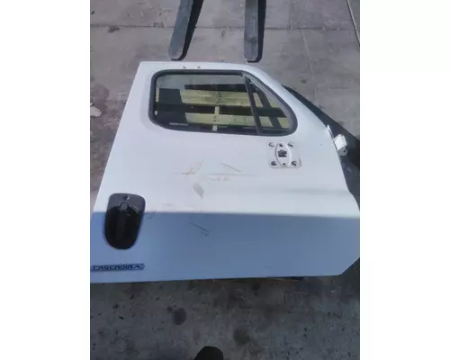 FREIGHTLINER CASCADIA 2008-2018 DOOR ASSEMBLY, FRONT
