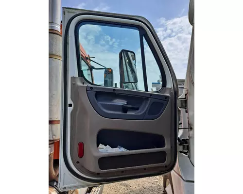 FREIGHTLINER CASCADIA 2008-2018 DOOR ASSEMBLY, FRONT