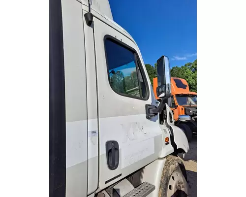 FREIGHTLINER CASCADIA 2008-2018 DOOR ASSEMBLY, FRONT