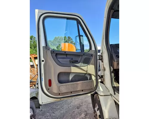 FREIGHTLINER CASCADIA 2008-2018 DOOR ASSEMBLY, FRONT