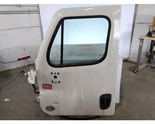 FREIGHTLINER CASCADIA 2008-2018 DOOR ASSEMBLY, FRONT