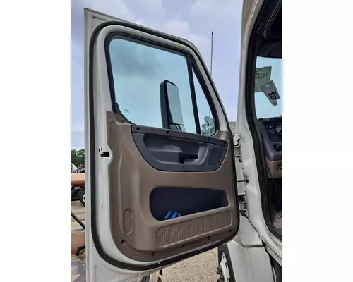 FREIGHTLINER CASCADIA 2008-2018 DOOR ASSEMBLY, FRONT