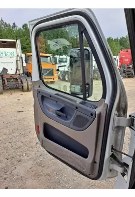 FREIGHTLINER CASCADIA 2008-2018 DOOR ASSEMBLY, FRONT