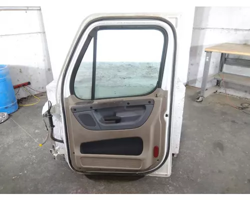 FREIGHTLINER CASCADIA 2008-2018 DOOR ASSEMBLY, FRONT